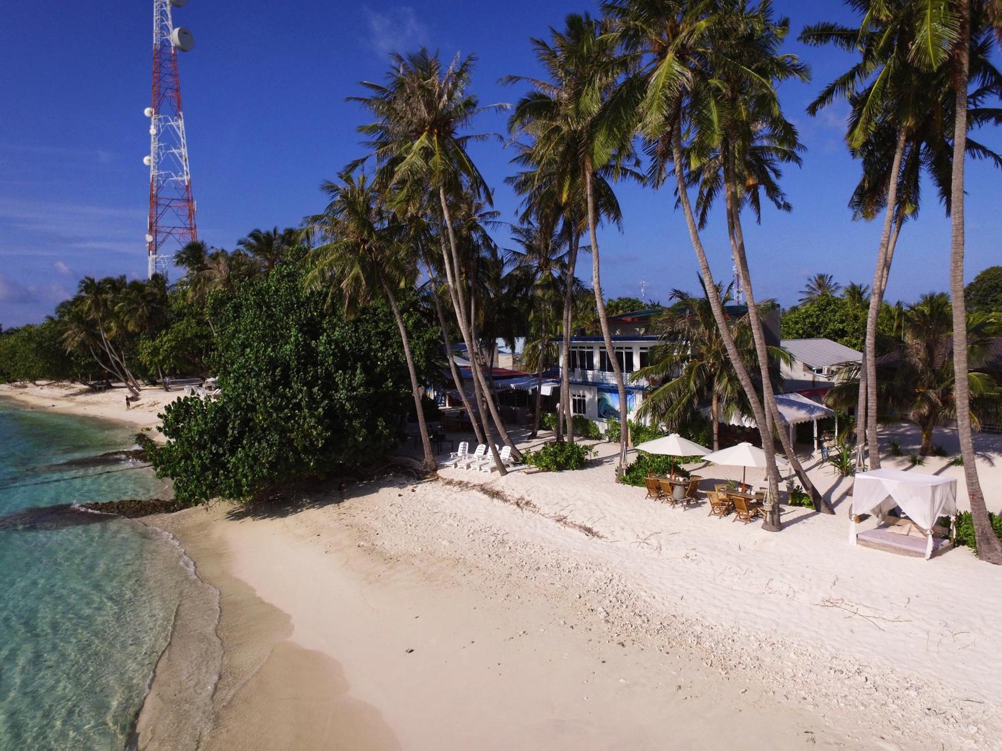 Batuta Maldives Surf View Otel Thulusdhoo Dış mekan fotoğraf