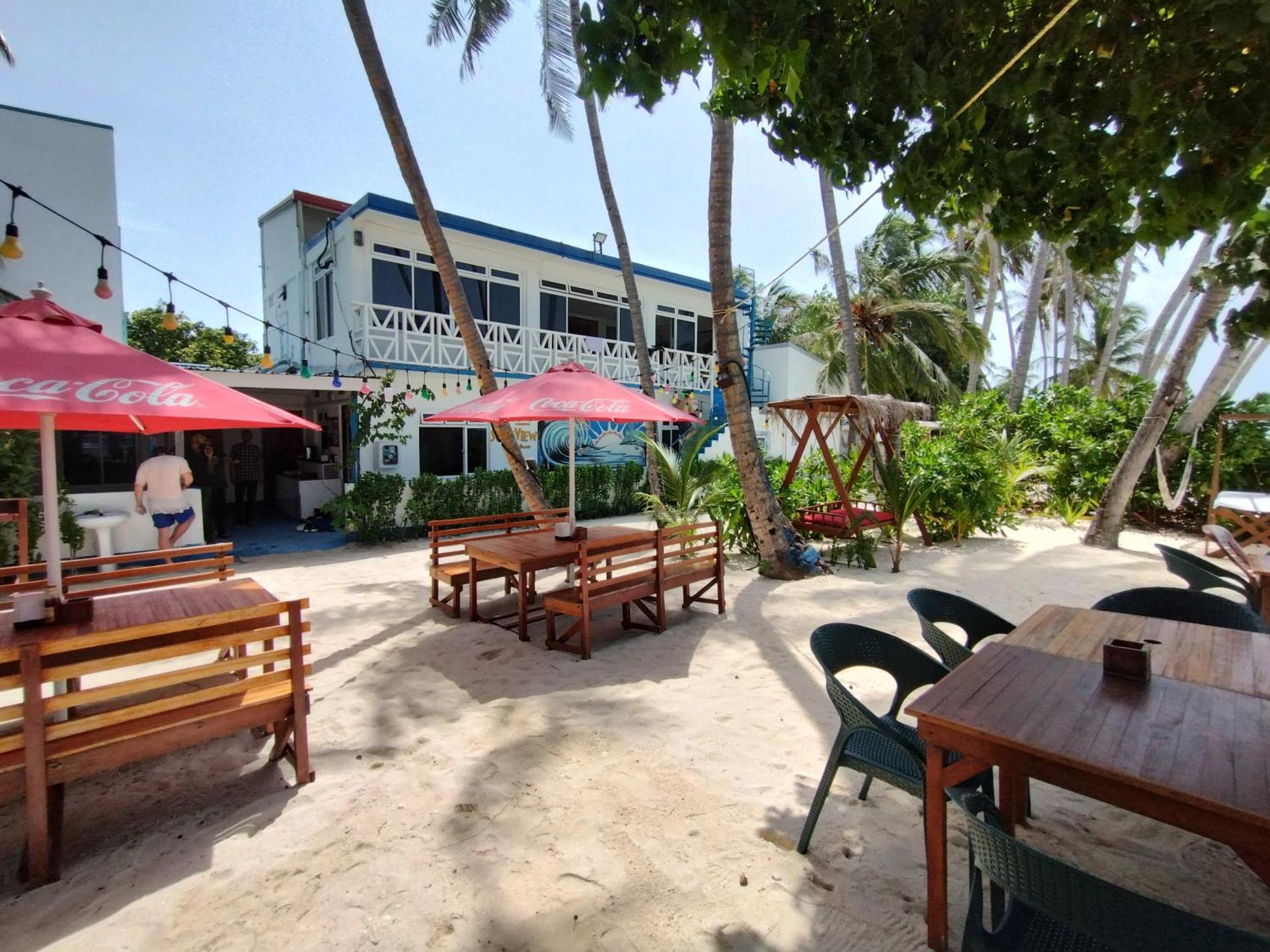 Batuta Maldives Surf View Otel Thulusdhoo Dış mekan fotoğraf