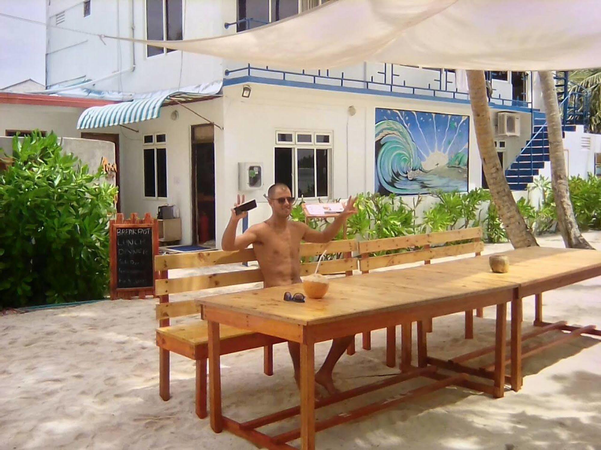 Batuta Maldives Surf View Otel Thulusdhoo Dış mekan fotoğraf