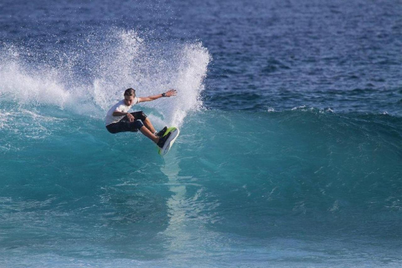 Batuta Maldives Surf View Otel Thulusdhoo Dış mekan fotoğraf