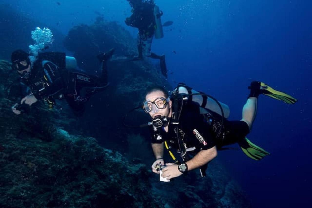 Batuta Maldives Surf View Otel Thulusdhoo Dış mekan fotoğraf