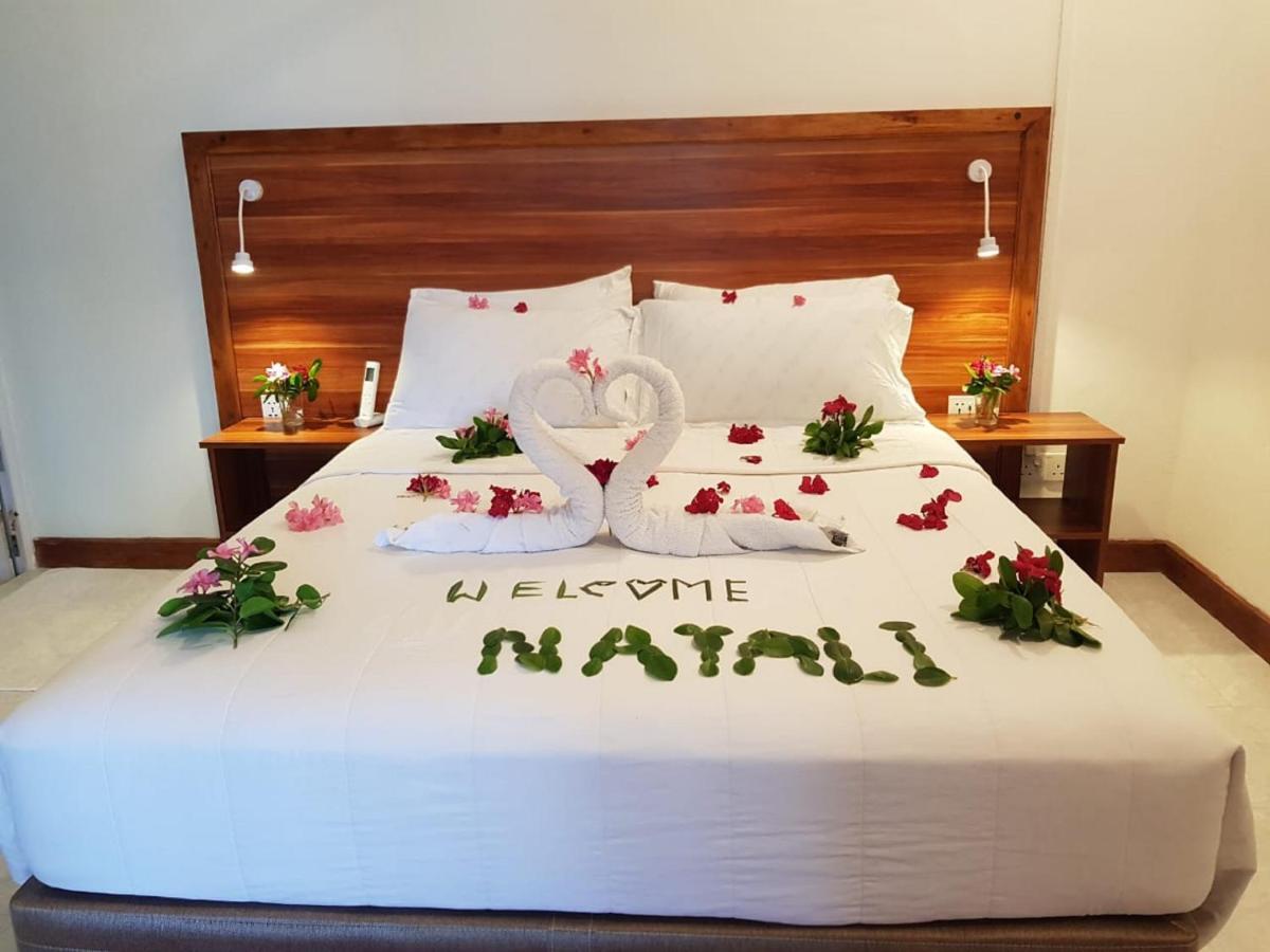 Batuta Maldives Surf View Otel Thulusdhoo Dış mekan fotoğraf