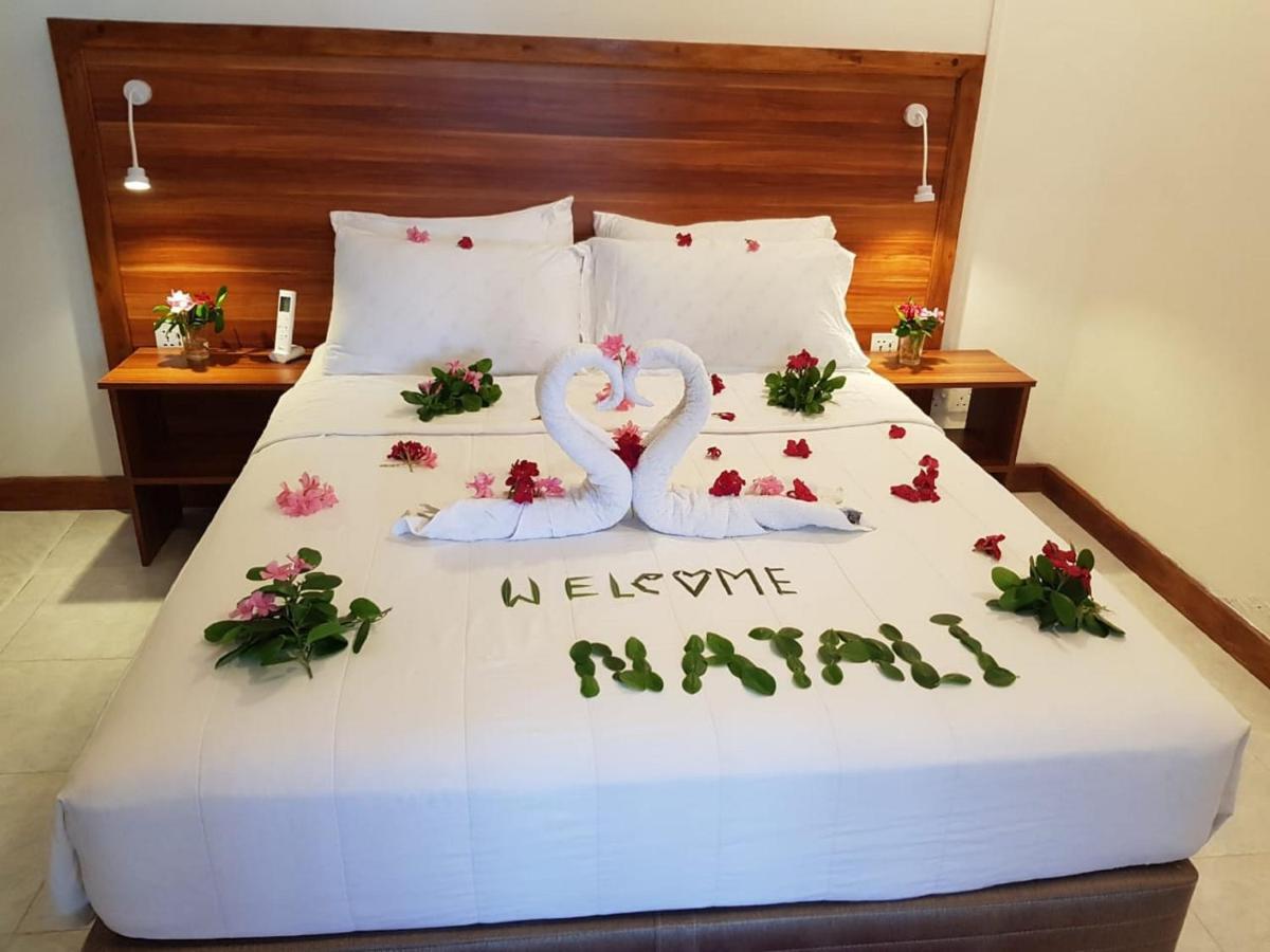 Batuta Maldives Surf View Otel Thulusdhoo Dış mekan fotoğraf
